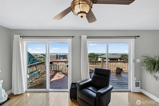 33612 J Place, Ocean Park, WA 98640