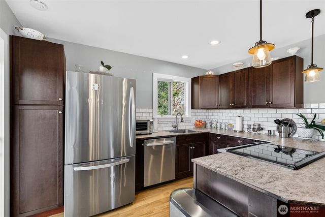 33612 J Place, Ocean Park, WA 98640