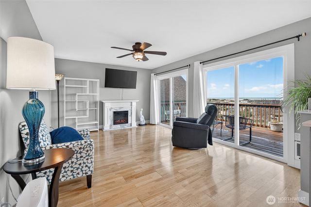 33612 J Place, Ocean Park, WA 98640