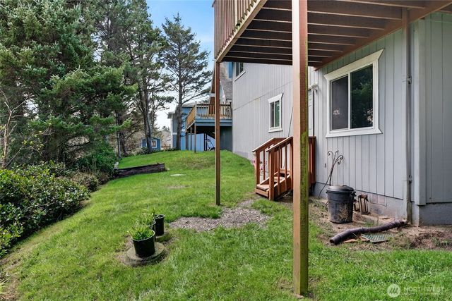 33612 J Place, Ocean Park, WA 98640