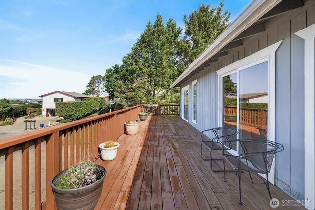 33612 J Place, Ocean Park, WA 98640
