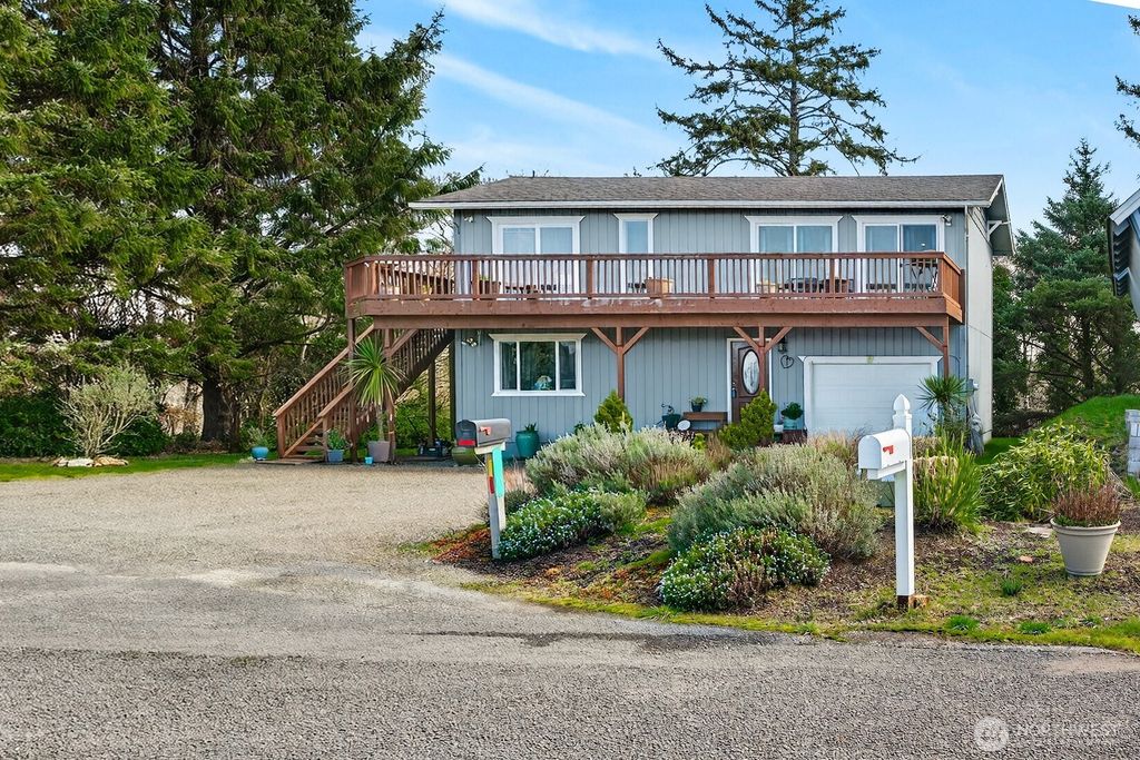 33612 J Place, Ocean Park, WA 98640