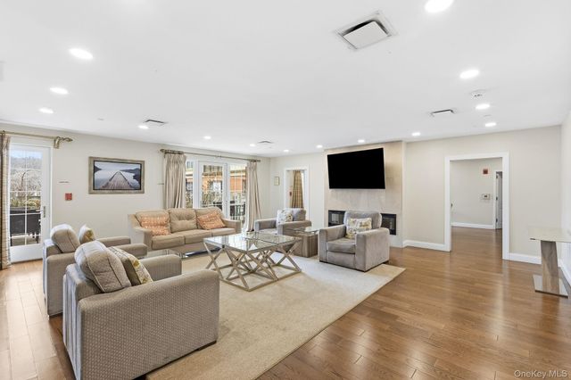 10 Byron Place 804, Larchmont, NY 10538