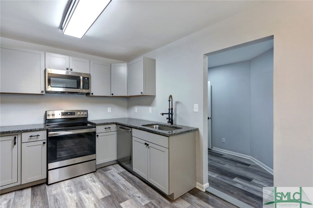 Image 15 of property listing at 2033 E 41st Street, Savannah, GA 31404