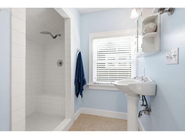 3144 Ne 40TH Ave, Portland, OR 97035