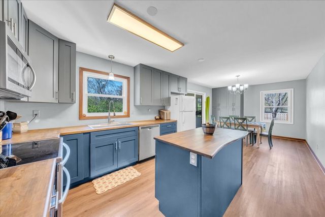 203 Twelve Oaks Rd, Tullahoma, TN 37388