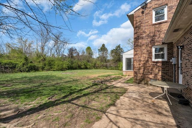 203 Twelve Oaks Rd, Tullahoma, TN 37388