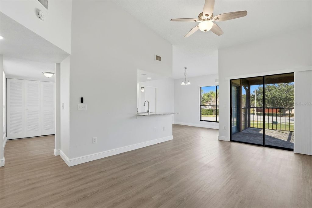 Image 5 of property listing at 1362 STEARMAN COURT 20, Orlando, FL 32825