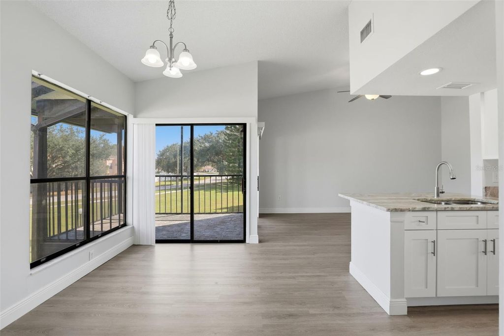 Image 7 of property listing at 1362 STEARMAN COURT 20, Orlando, FL 32825