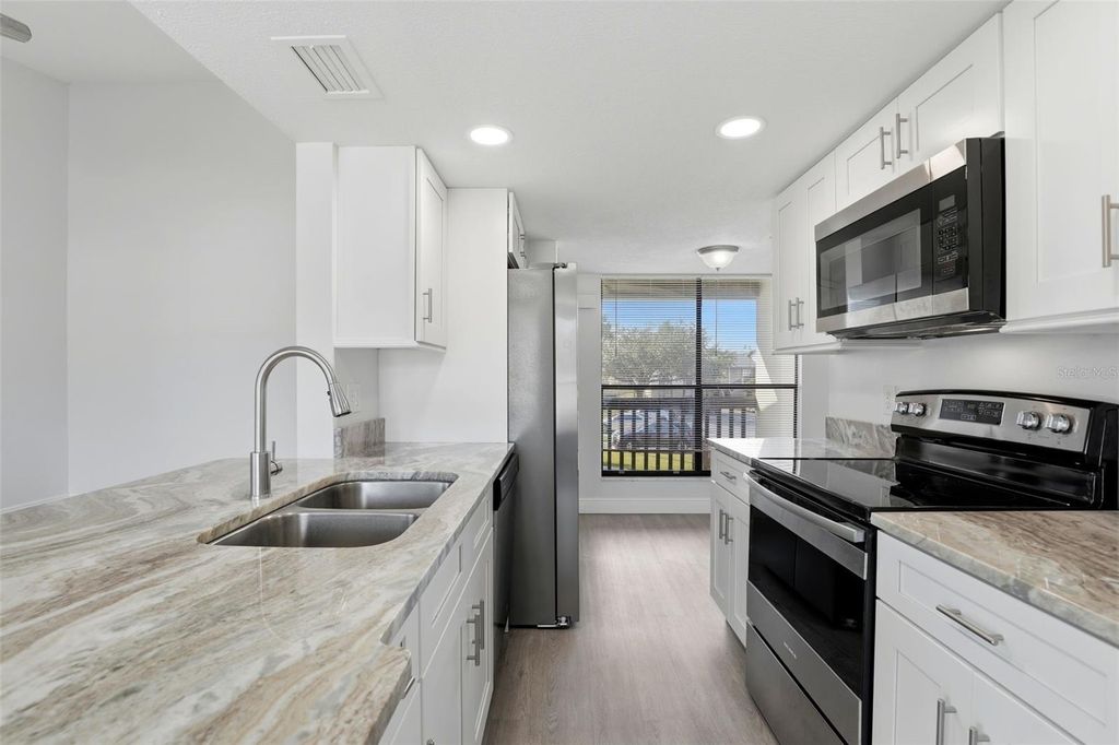 Image 9 of property listing at 1362 STEARMAN COURT 20, Orlando, FL 32825