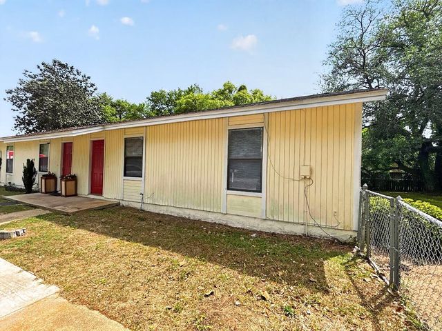 208 Squirrel Haven Road A, Mary Esther, FL 32569