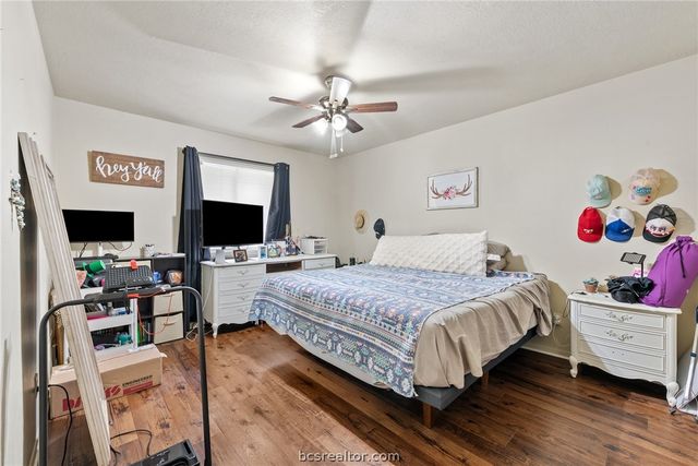 1223 April Bloom A- B, College Station, TX 77840