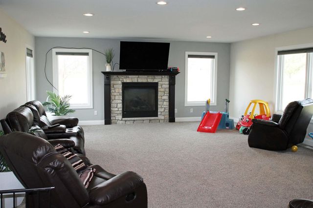 7100 N Union Road, Cedar Falls, IA 50613