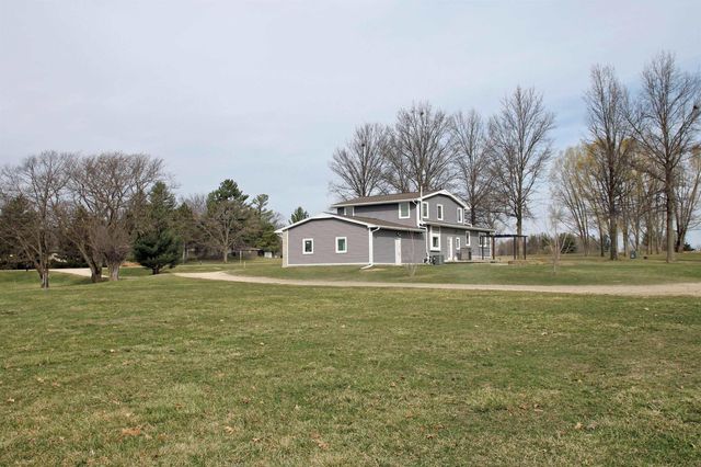 7100 N Union Road, Cedar Falls, IA 50613