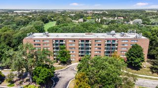 1800 Huntington Boulevard 203, Hoffman Estates, IL 60169