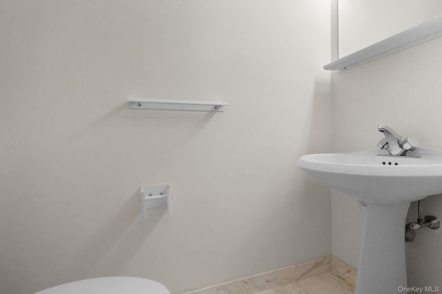 4 Martine Avenue 418, White Plains, NY 10606