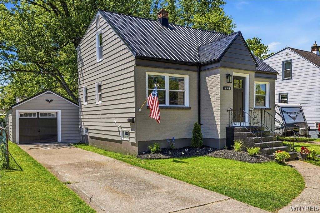 298 Lowell Road, Tonawanda, NY 14217