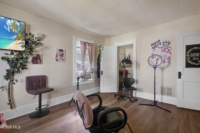 734 Brighton Avenue, Toledo, OH 43609