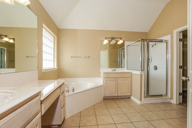 1424 Sierra Blanca Drive, Fort Worth, TX 76028