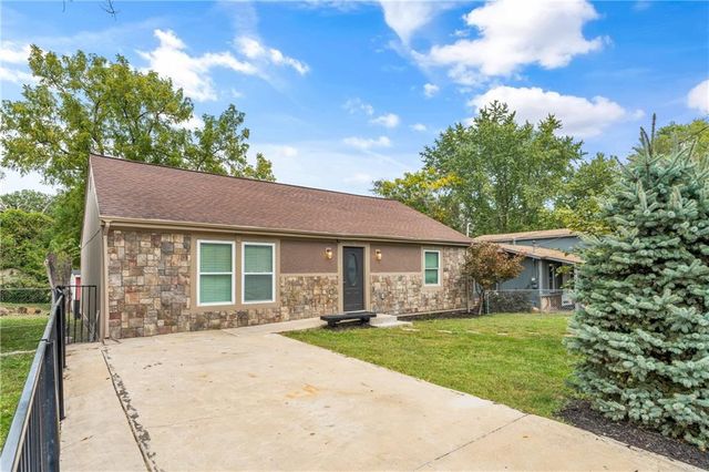 5820 NE 61st Street, Kansas City, MO 64119