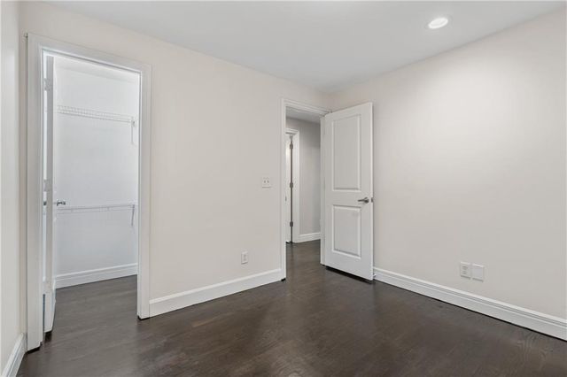 5820 NE 61st Street, Kansas City, MO 64119