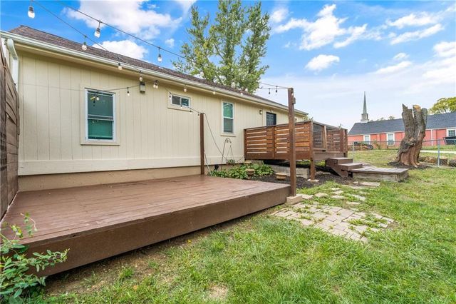 5820 NE 61st Street, Kansas City, MO 64119