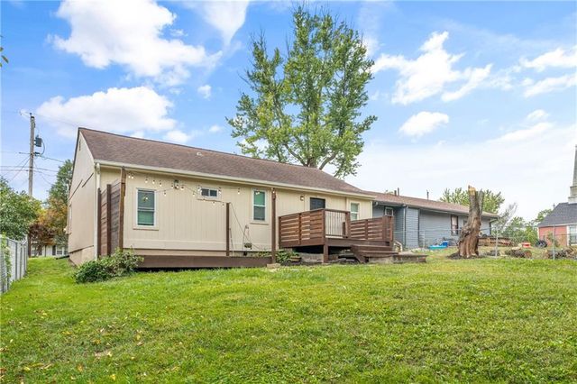 5820 NE 61st Street, Kansas City, MO 64119