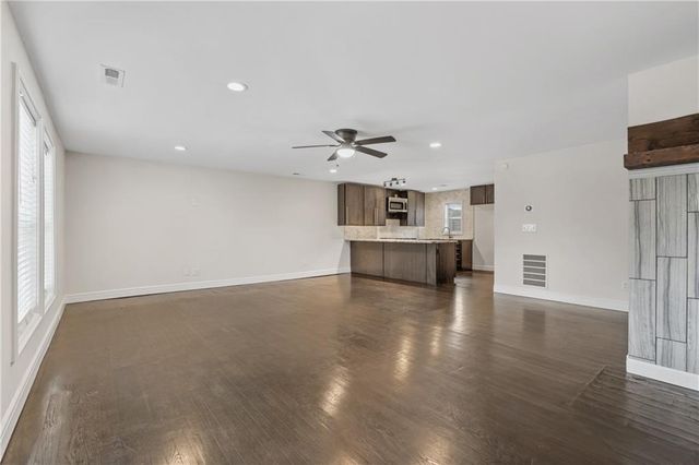 5820 NE 61st Street, Kansas City, MO 64119