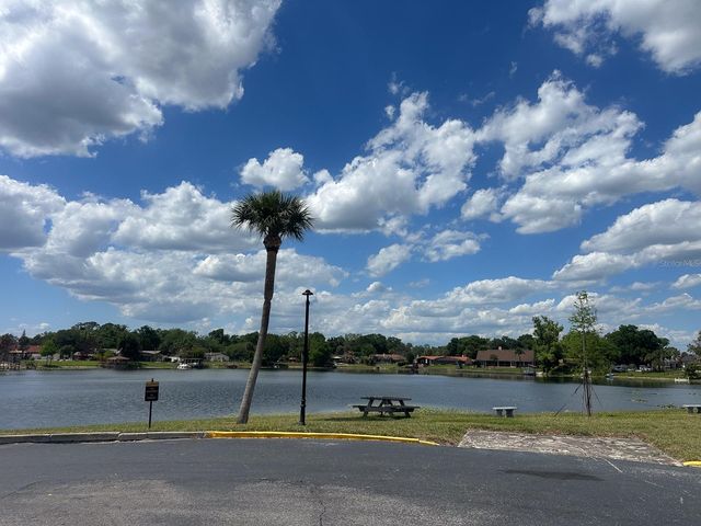 924 LAKE DESTINY ROAD D, Altamonte Springs, FL 32714