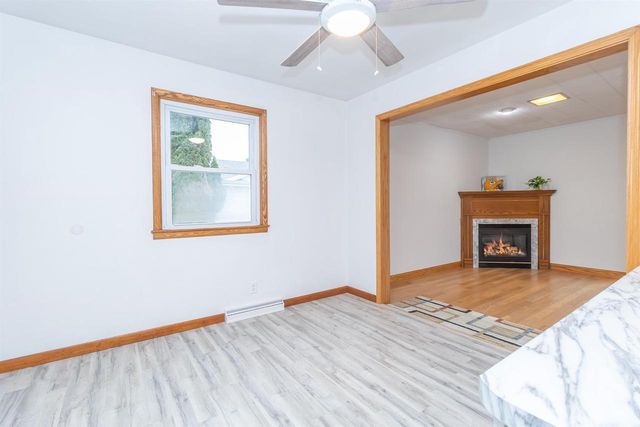 214 E TOWNE DRIVE, Hortonville, WI 54944