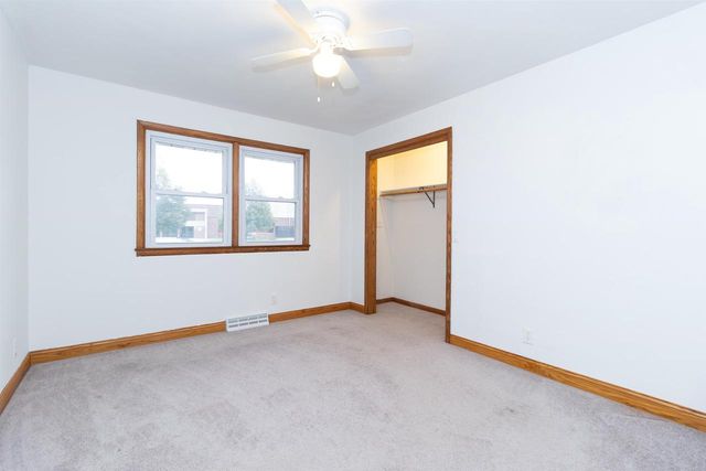 214 E TOWNE DRIVE, Hortonville, WI 54944