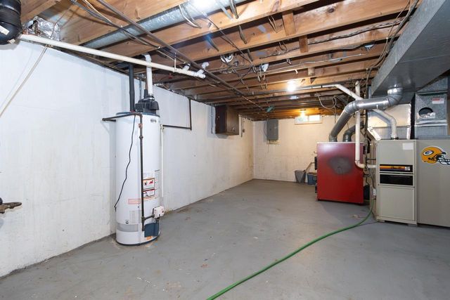 214 E TOWNE DRIVE, Hortonville, WI 54944