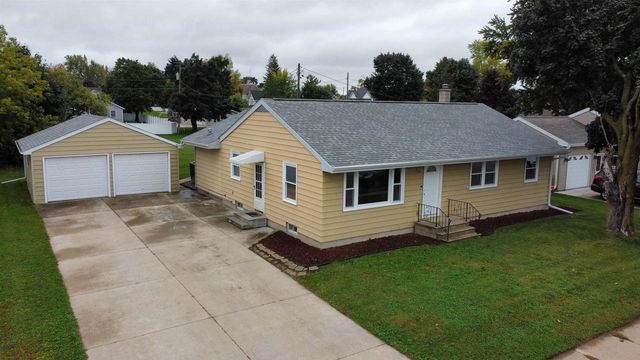 214 E TOWNE DRIVE, Hortonville, WI 54944