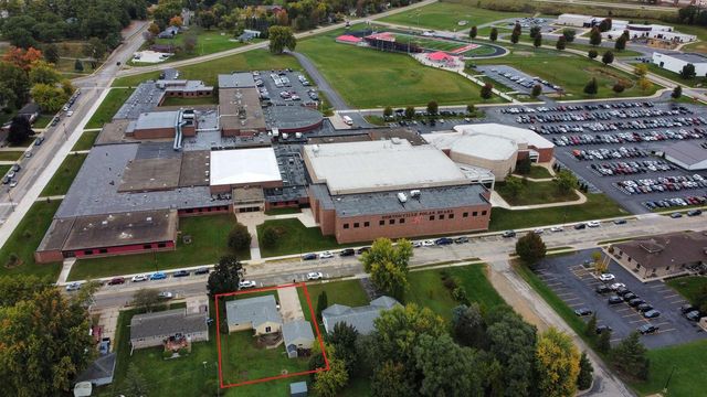 214 E TOWNE DRIVE, Hortonville, WI 54944