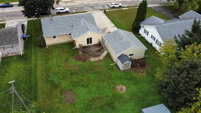 214 E TOWNE DRIVE, Hortonville, WI 54944