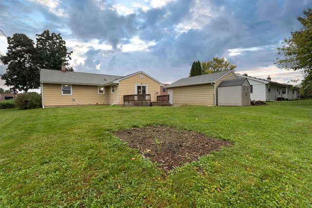 214 E TOWNE DRIVE, Hortonville, WI 54944