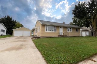 214 E TOWNE DRIVE, Hortonville, WI 54944