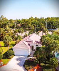 102 Palm Frond CT, Naples, FL 34104