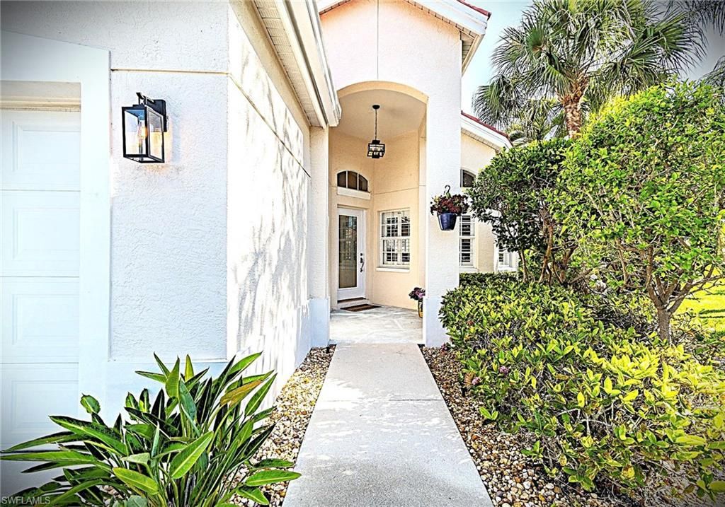 102 Palm Frond CT, NAPLES, FL 34104 — photo 5
