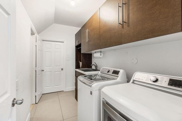 9102 Night Beacon Point Drive, Spring, TX 77379