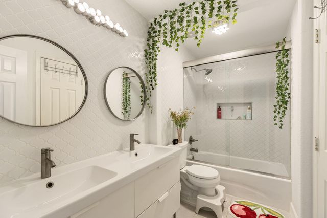 9102 Night Beacon Point Drive, Spring, TX 77379