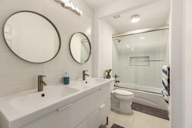 9102 Night Beacon Point Drive, Spring, TX 77379