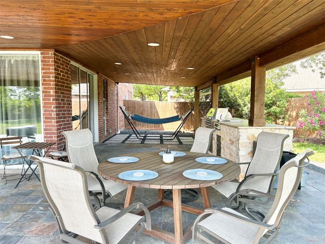 9102 Night Beacon Point Drive, Spring, TX 77379