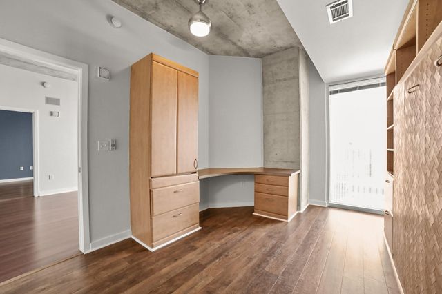 360 Nueces ST 1805, Austin, TX 78701