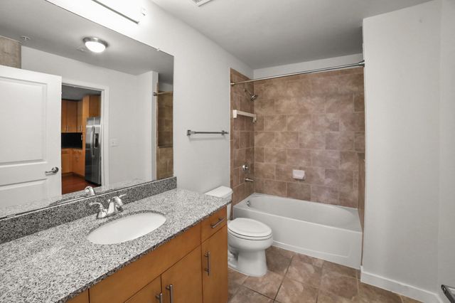 360 Nueces ST 1805, Austin, TX 78701