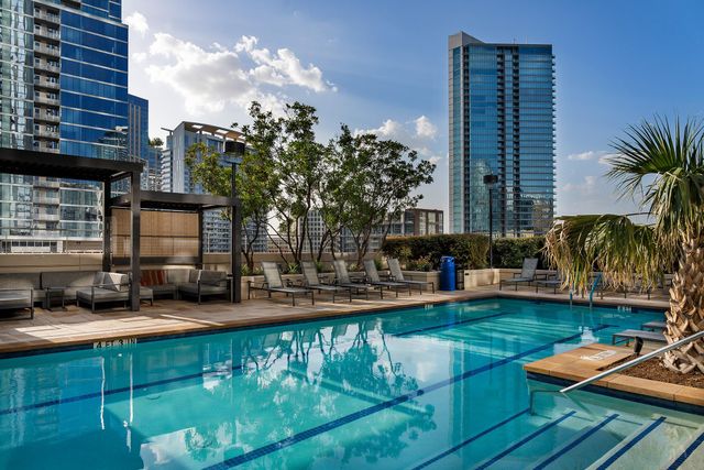 360 Nueces ST 1805, Austin, TX 78701