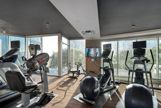 360 Nueces ST 1805, Austin, TX 78701