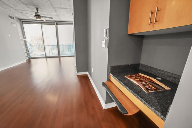 360 Nueces ST 1805, Austin, TX 78701