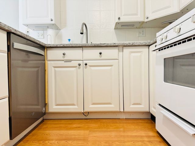 5S070 Pebblewood Lane F11, Naperville, IL 60563