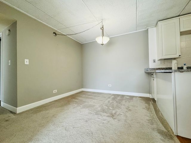 5S070 Pebblewood Lane F11, Naperville, IL 60563